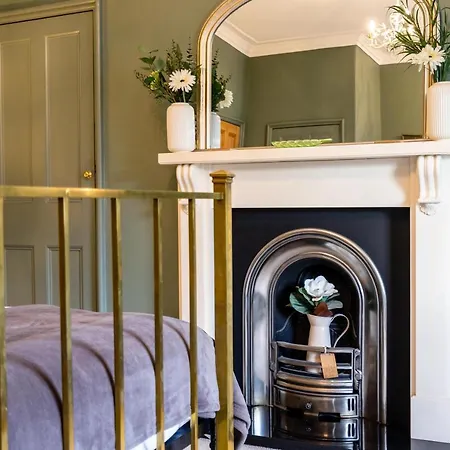 25 Avenue Terrace * York